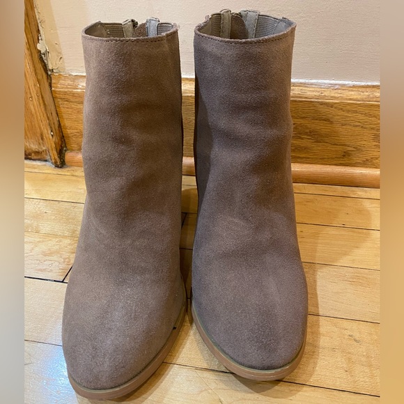 Urban Outfitters Brown Suede Booties - Picture 5 of 12